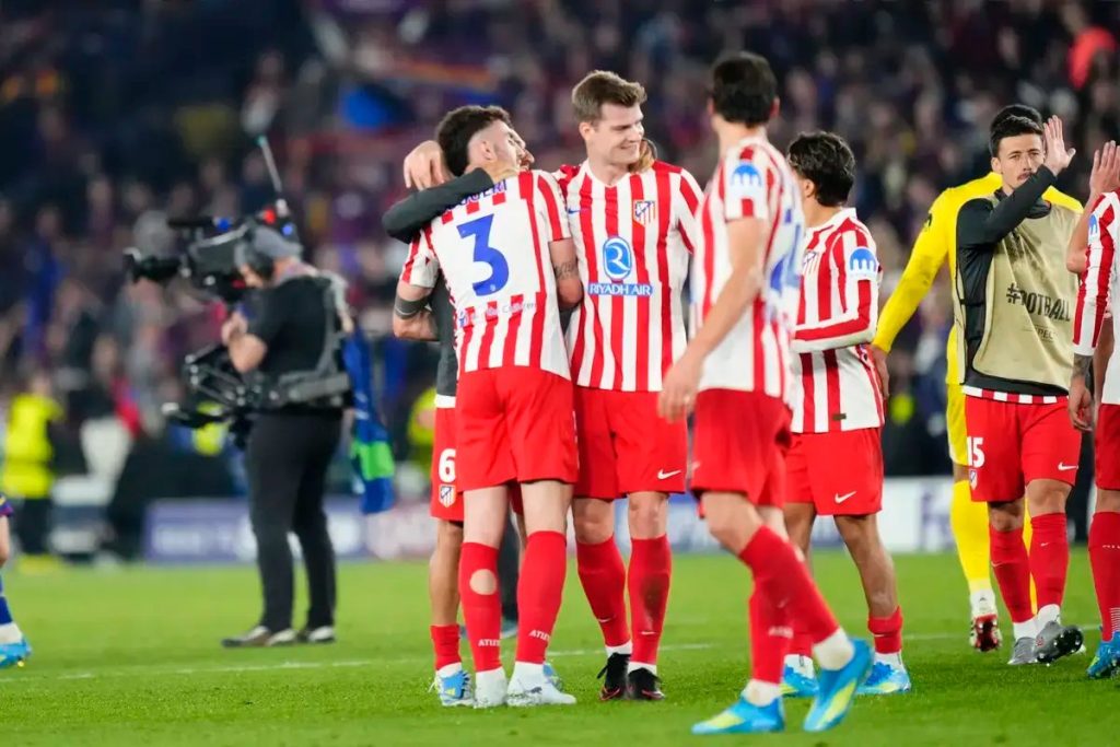 Atletico Madrid domina Barcelona em noite de expulsão decisiva
