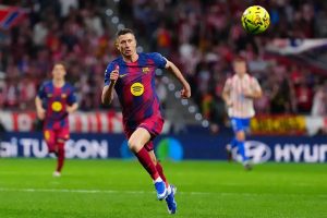 “Barça shakes up La Liga while Real Madrid experiences disorder.”