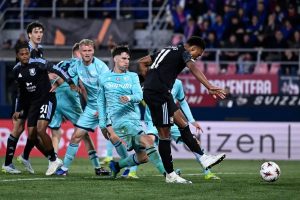 Bologna sofre derrota amarga na Europa League frente ao Aston Villa