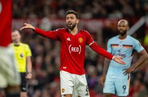 Bruno Fernandes demands guarantees before renewing with Manchester United.