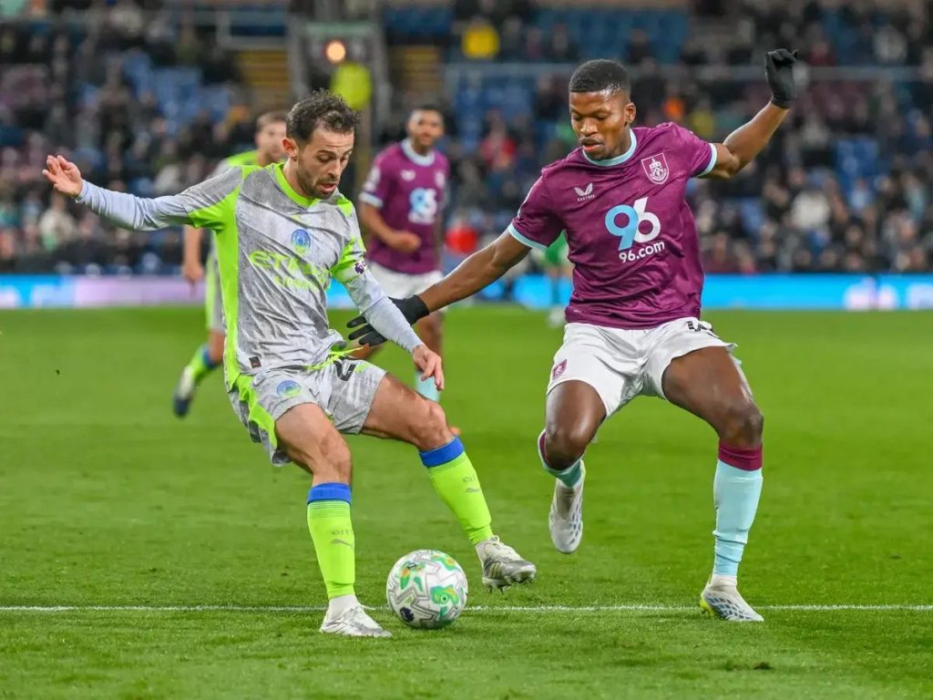 Burnley desce à segunda divisão após derrota frente ao Manchester City