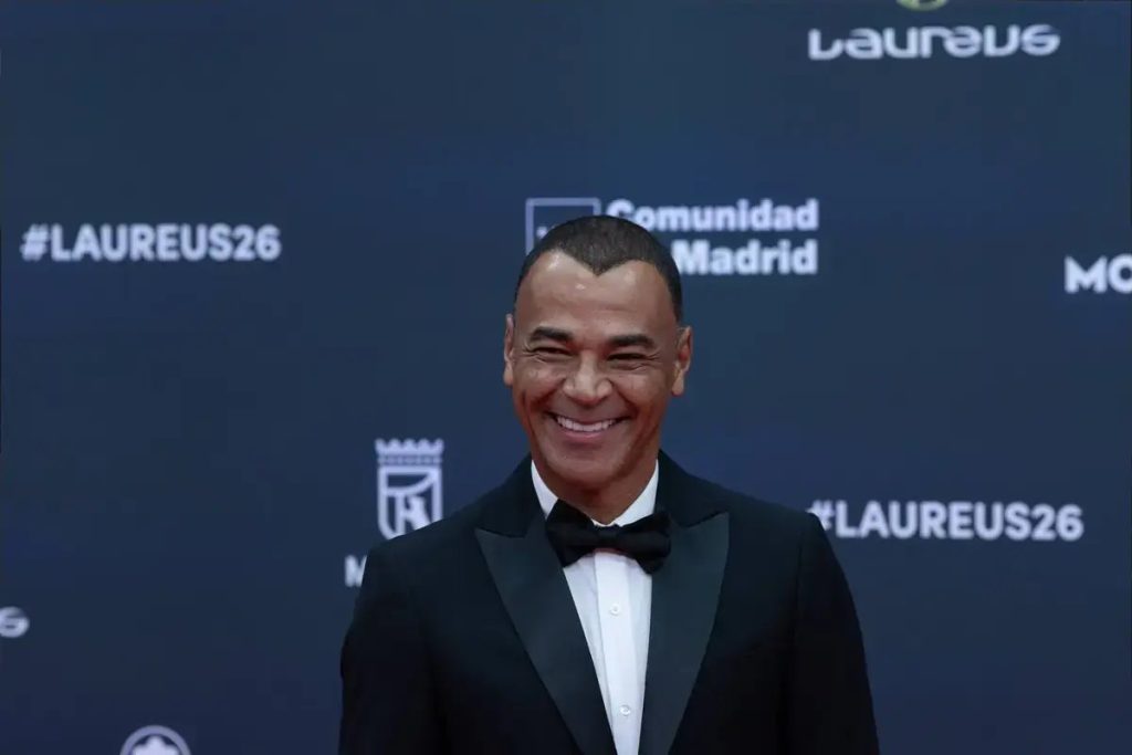Cafu defende punição severa para racismo e analisa o Brasil no mundial