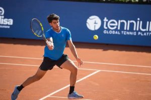 Carlos Alcaraz fora de ação e sem defesa do título em Roland Garros