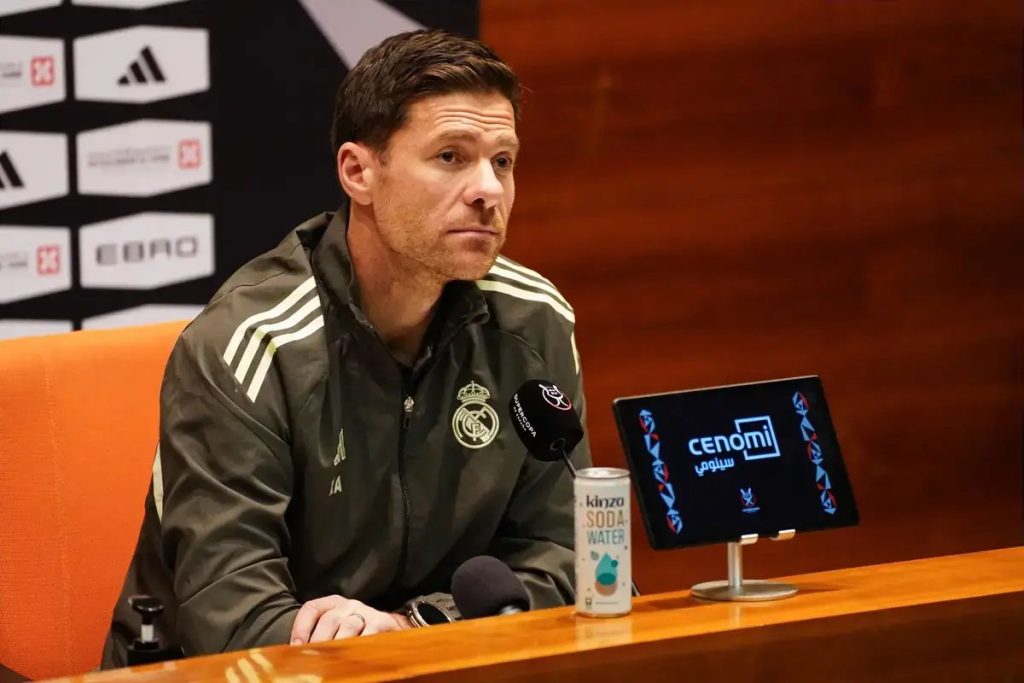 Chelsea contacta Xabi Alonso para substituir treinador demitido