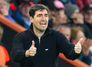 Chelsea begins talks with Andoni Iraola for new manager.