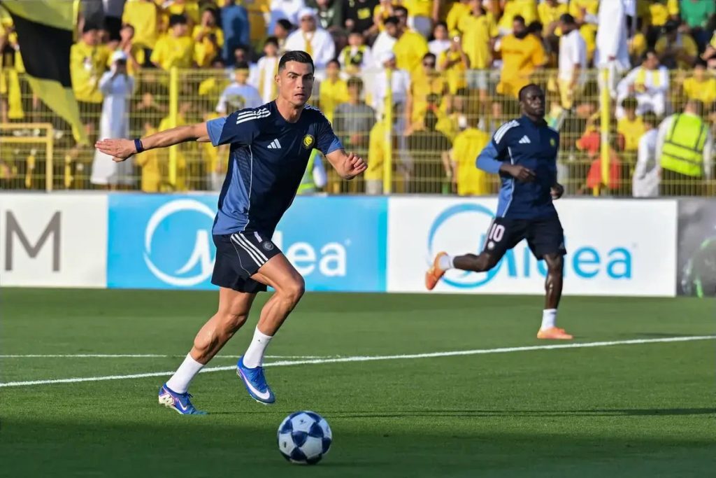 Cristiano Ronaldo alvo de críticas após falhanço inacreditável