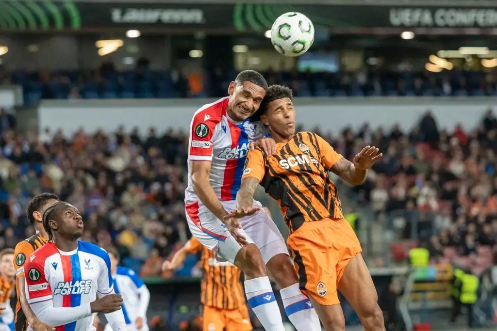 Crystal Palace brilha na meia-final da Conference League