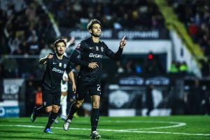 Daniel Bragança marca golo decisivo apesar do vento forte