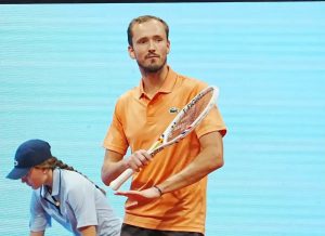 Daniil Medvedev reflete sobre a derrota com Flavio Cobolli em madrid