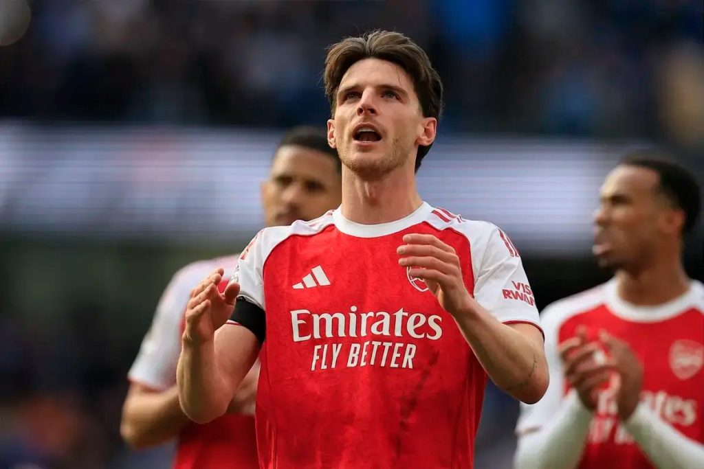 “Declan Rice motivates Arsenal after defeat to Manchester City.”