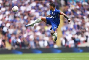 Chelsea and Tottenham face off in a decisive derby in the Premier League.