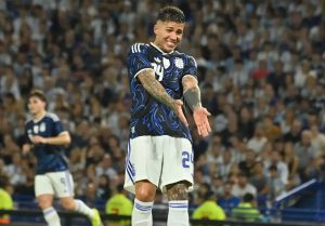 Enzo Fernandez pede desculpas e acalma tensões no Chelsea