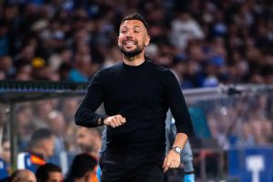 Farioli criticizes refereeing after FC Porto’s draw with Famalicão.