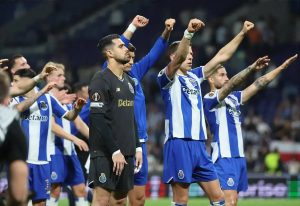FC Porto draws with Nottingham Forest in an exciting match.