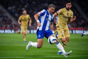 FC Porto empata e abre portas ao Sporting na luta pelo título