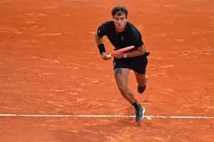 Flavio Cobolli brilha na estreia em monte-carlo com vitória difícil