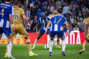 Fofana desabafa após empate: “demos tudo, mas não fomos compensados”