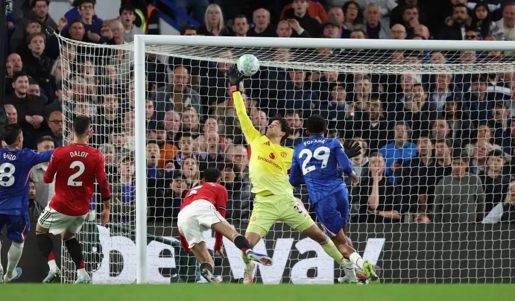Fofana pede desculpas após derrota do Chelsea frente ao Manchester United