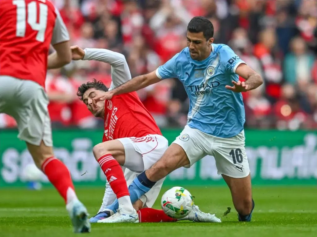 Guardiola revela atualização preocupante sobre lesão de Rodri