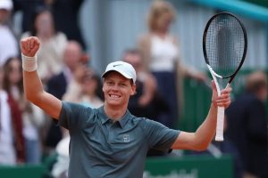 Jannik Sinner conquista Montecarlo, vence Carlos Alcaraz na final e regressa ao número 1 do ranking mundial