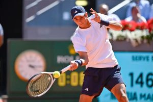 Jannik Sinner enfrenta talento espanhol no Open de Madrid