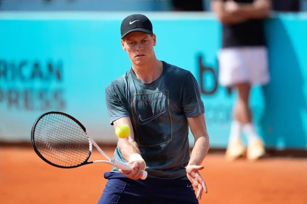Jannik Sinner begins his quest for a fifth consecutive title in Madrid.