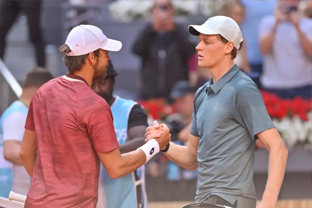 Jannik Sinner wins challenge in Madrid and aims for historic record.