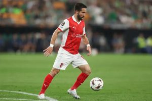 “João Moutinho surpasses Paolo Maldini and makes history in Europe.”