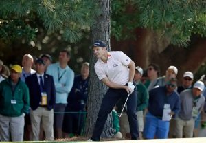 Justin Rose loses his cool in Augusta after missing a crucial putt.
