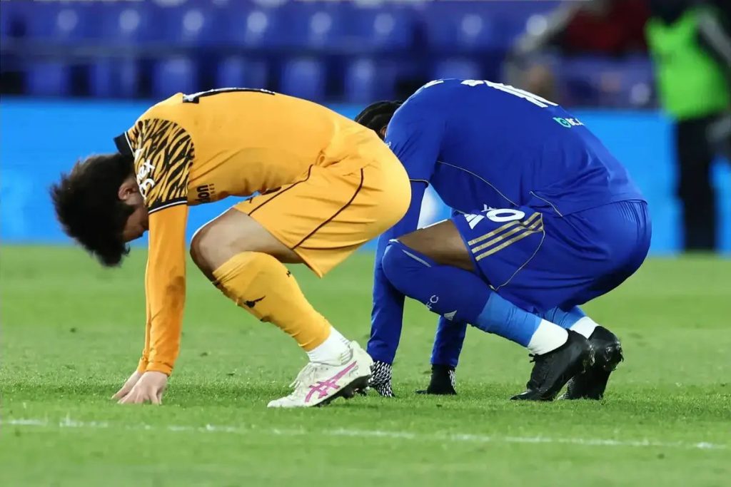 Leicester City desce à terceira divisão: Um destino trágico