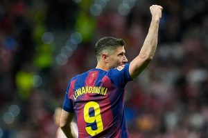 Lewandowski garante vitória decisiva do Barcelona frente ao atlético