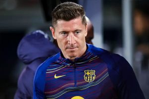 Joe Cole defends Lewandowski and Stones as ideal reinforcements for Chelsea.