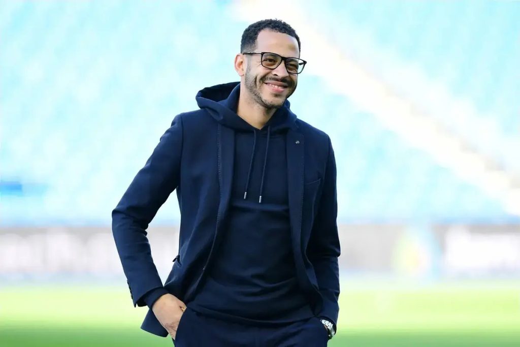 Liam Rosenior à beira do despedimento após derrota humilhante