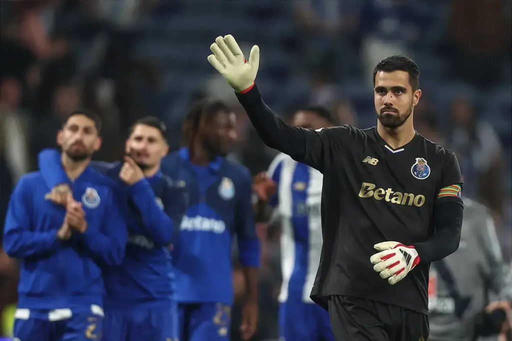 Liverpool considera Diogo Costa como futuro guarda-redes de topo