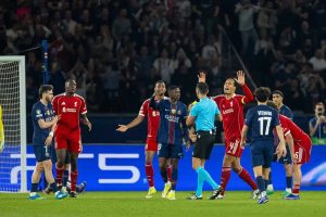 Liverpool em apuros após derrota desastrosa com o PSG