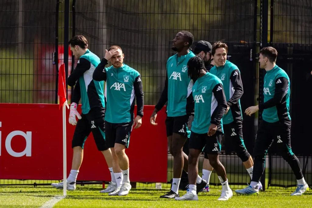 Liverpool prepara uma revolução: Nove jogadores a caminho da saída