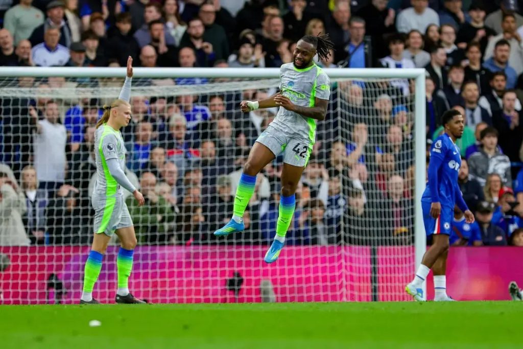 Manchester City dá passo gigante na corrida pelo título