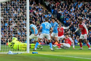Manchester City needs a victory to dream of the Premier League title.