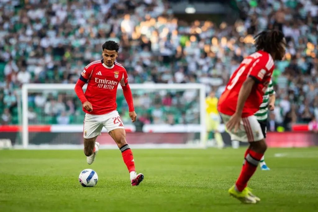 Manchester United em negociações por Richard Rios do Benfica
