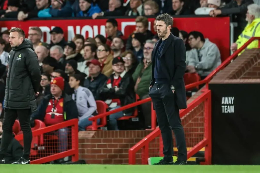 Michael Carrick tem três jogos para salvar o Manchester United