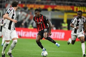 Milan and Juventus draw in decisive Champions League match.
