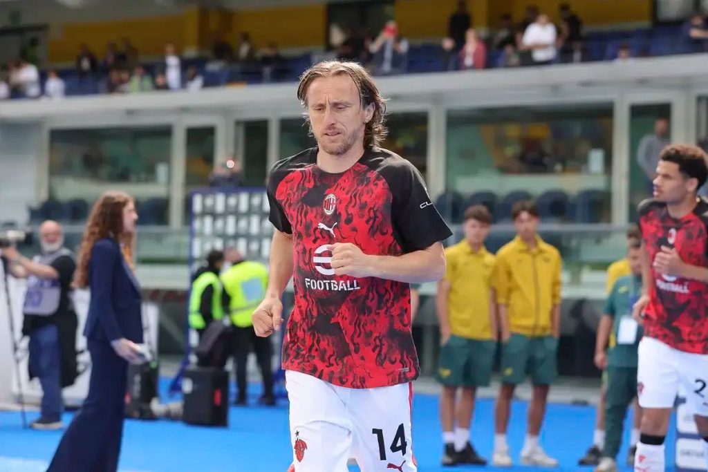 Modric exige garantias antes de renovar com o AC Milan