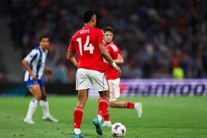 Nottingham Forest ends 42-year drought and advances in the Europa League.