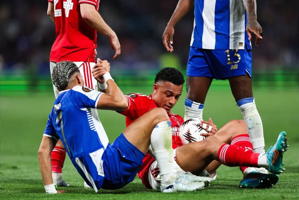 Nottingham Forest avança para as meias-finais europeias após vencer Porto