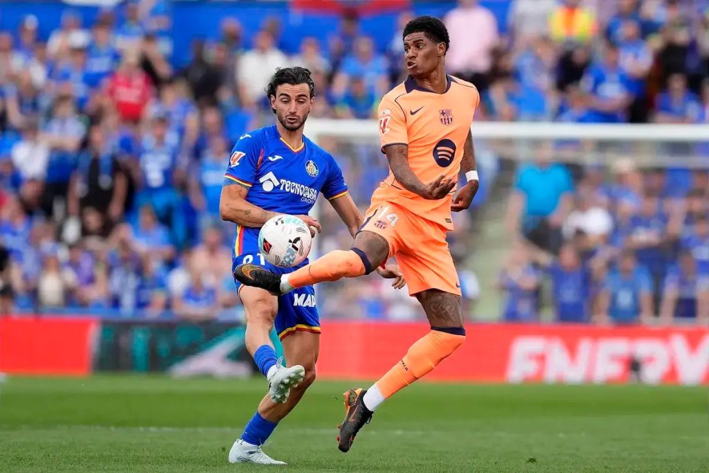 Rashford brilha e aproxima Barcelona do título da La Liga