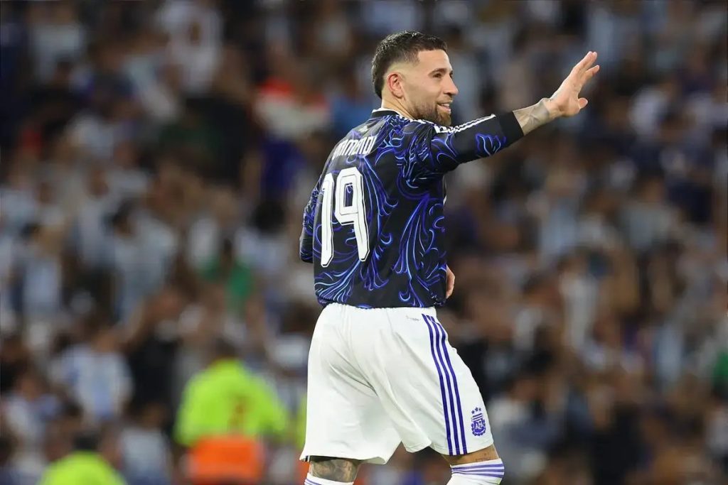 River Plate is trying to bring Otamendi back to Argentina.