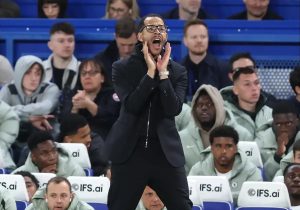Rosenior asks Chelsea to fight after defeat to Man Utd.