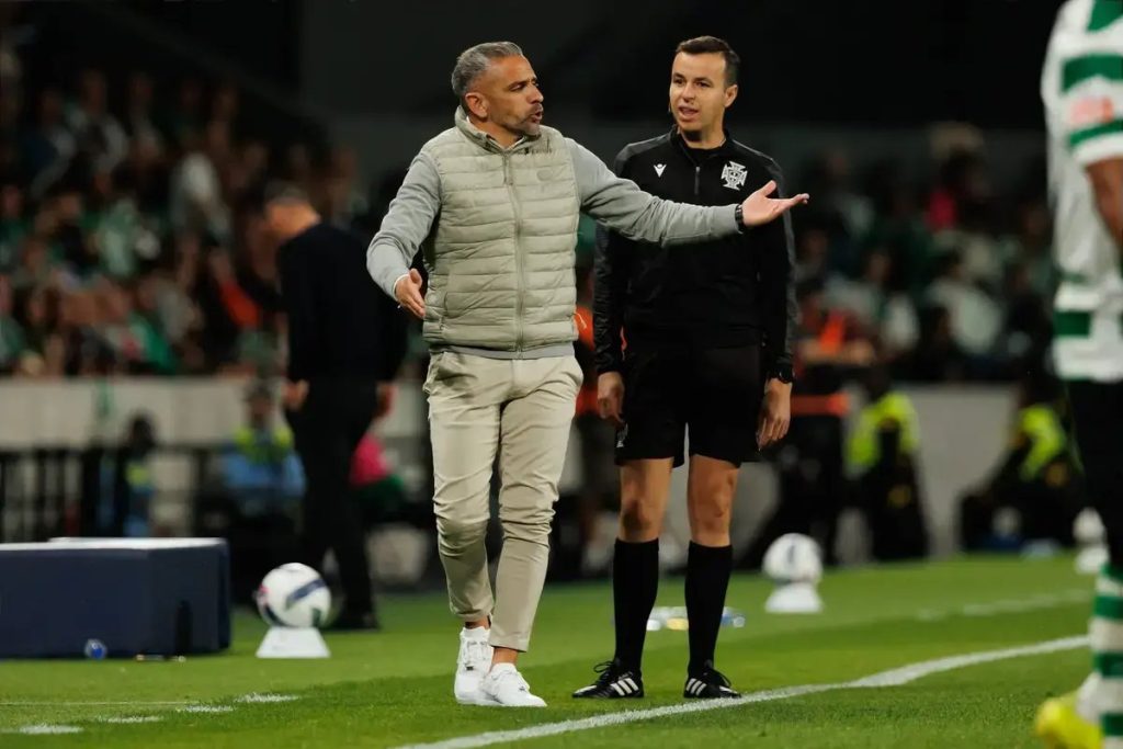 Rui Borges praises the victory but warns of a lack of intensity in the game.
