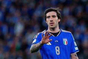 Sandro Tonali in the spotlight: Manchester United at risk of losing him.