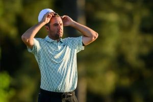 Scottie Scheffler shares the lead at the Masters after the first round.